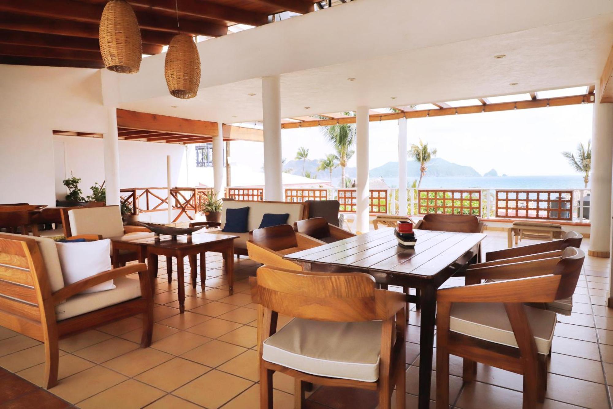 Lalora Hotel & Villas サン・パトリシオ・メラケ エクステリア 写真